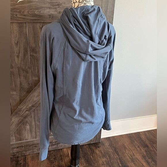 lululemon athletica Blue Women's Top - Picture 3 of 5